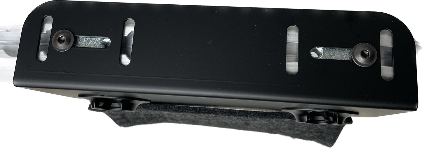 Van Organizer, Camper Ausbau, Stauraum, Aufbewahrung, Taschen, Bulli, Camper, Ausbausysteme, Taschenbefestigung fuer Airlineschiene, Stauraum fuer Airlineschienen, Aufbewahrung fuer Airlineschienen, Airlineschienenlösungen fuer Camper, Stauraum fuer Camper