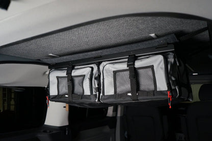 Dachschrank, Stauraum, flexibel, einzeln entnehmbar, Camper Ausbau, Staurraum fuer Campster, Vanster, Ford, PSA. Packtaschen fuer Camper, Stauraumlösungen fuer Camper, Stauraum ohne Bohren, Packtaschen fuer Camper, Packtaschen fuer Ford, Packtaschen fuer Aufstelldächer, SCA-Dach Packtaschen, Einbau Aufstelldach,