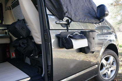 Magnethalterung Organizer Taschen, Camperausbau, Vanlife, Magnethalterung Organizer Taschen, Camperausbau, Vanlife, Unser textiles Magnetgadget → macht jede Tasche zur Magnettasche, Entdecke unser magnetische Zubehör für deinen Camper. MyTrash → der magnetische Abfalleimer für Camper, MyTrash - der Abfalleimer für die Mülltrennung - entdecke den wetterfesten Abfalleimer für deinen nächsten Roadtrip.