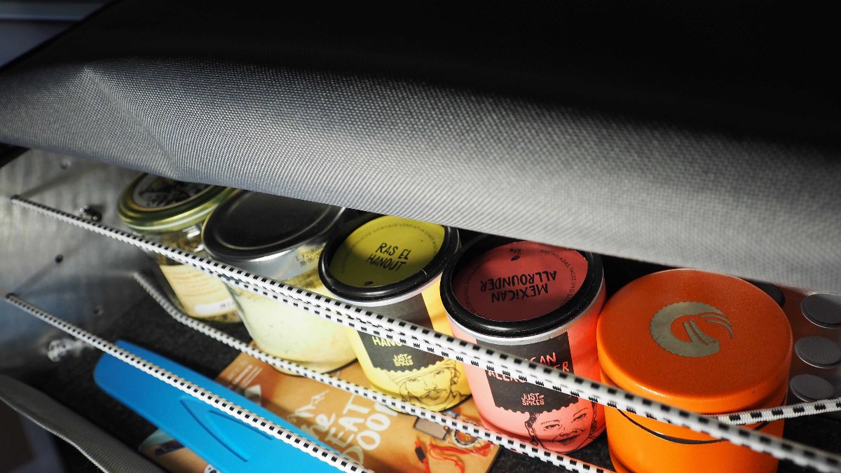 VW T5 T6 T6.1 California, Küchenregal fur Cali, Aufbewahrung fuer California, Stauraum im California,  Zubehör für VW California, Packsystem fuer California, VW Zubehoer, Dachregal fuer California, Stauraum fuer California, Stauraum fuer Volkswagen, Regal fuer VW California, Dachreagal fuer California Ocean, Stauraumerweiterung fuer VW California, Deckenregal fuer California, Calihack