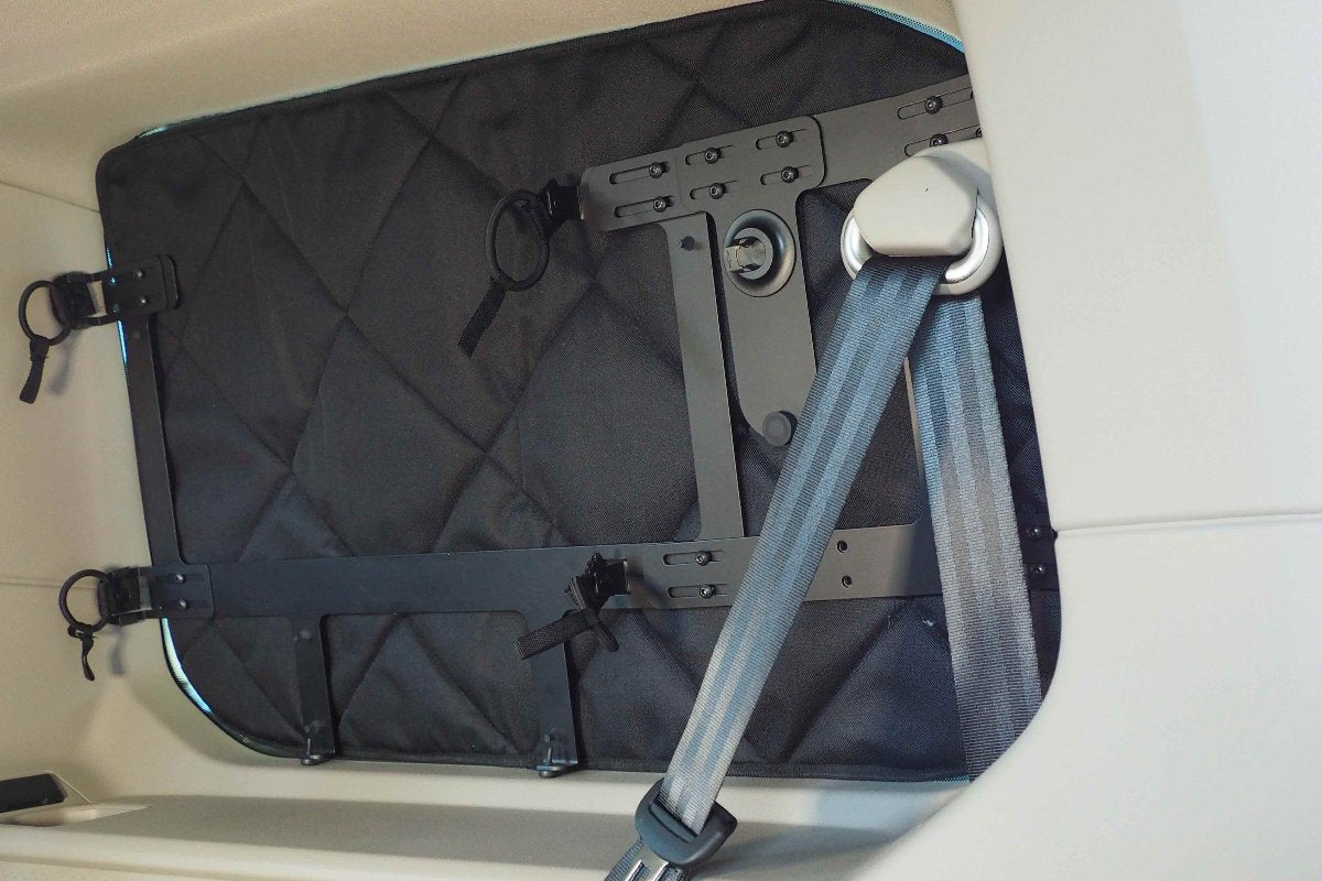 Fenstertaschen, Packsystem, Stauraum, VW Der neue Multivan T7, Packtaschen, Organizer, Zubehör VW California, Beach T7, Beach Tour, Campingshop, Campingzubehör, Zubehör für Camper, Fenstertaschen in grau für den neuen VW California und VW Multivan