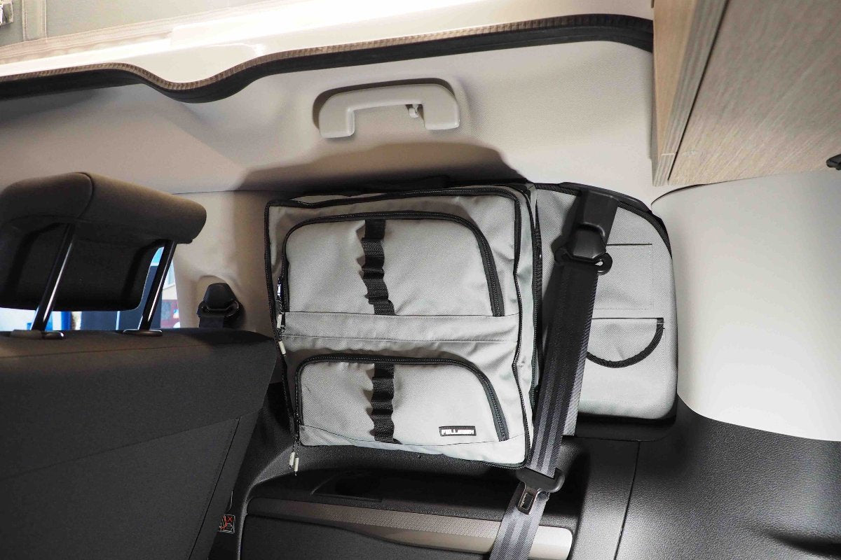 PSA Campster, Vanster, Spacetourer Fenstertaschen, Stauraum, Aufbewahrung, Fenstertaschen PSA, Fenstertaschen für PSA Bus - einfach Stauraum schaffen, Fenstertaschen Spacetourer, Fenstertaschen Pössl, Fenstertaschen Crosscamp, Fenstertaschen Campster, Fenstertaschen Vanster, Fenstertaschen Peugeot Traveller, Fenstertaschen Toyota Pro Ace Verso, Zubehoer für den PSA Bus.