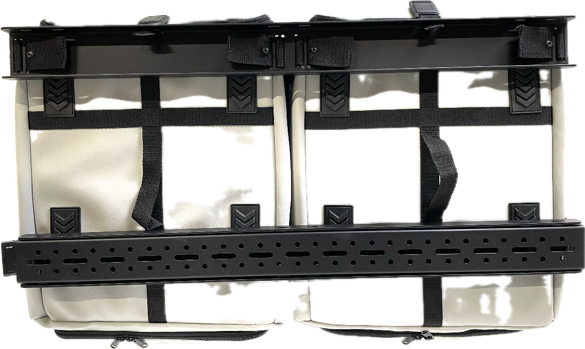 Dachschrank, Stauraum, flexibel, einzeln entnehmbar, Camper Ausbau, Camper Ausbausystem, leichte flexible Taschen für Airlineschienen, Leichbauschrank, Produkte fuer Vanausbau, Vanlife, Vanconverter, Selbstausbau fuer Vans,Camper Ausbausystem, leichte flexible Taschen für Airlineschienen, Camperausbau, Schränke für Camperausbau, Vanausbau, Vanconvertersation, Leichbauschrank, Aufbewahrung mit Airlineschienen, Camperausbau mit Airlineschienen, Stauraum mit Airlineschienen