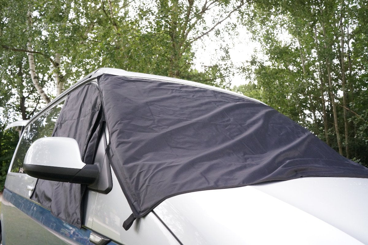 VW T5 T6 T6.1 California, Multivan Sonnenschutz, Sichtschutz, Belüftung, Moskitonetz, Zubehör für California T6, Isolierung für VW T6, Cockpitisolierung für T6, Verdunkelung für T6, Verdunkelung für California, Windschutzscheibenisolierung VW T6, Windschutzscheinisolierungen fuer VW California, Sonnenschutz fuer VW