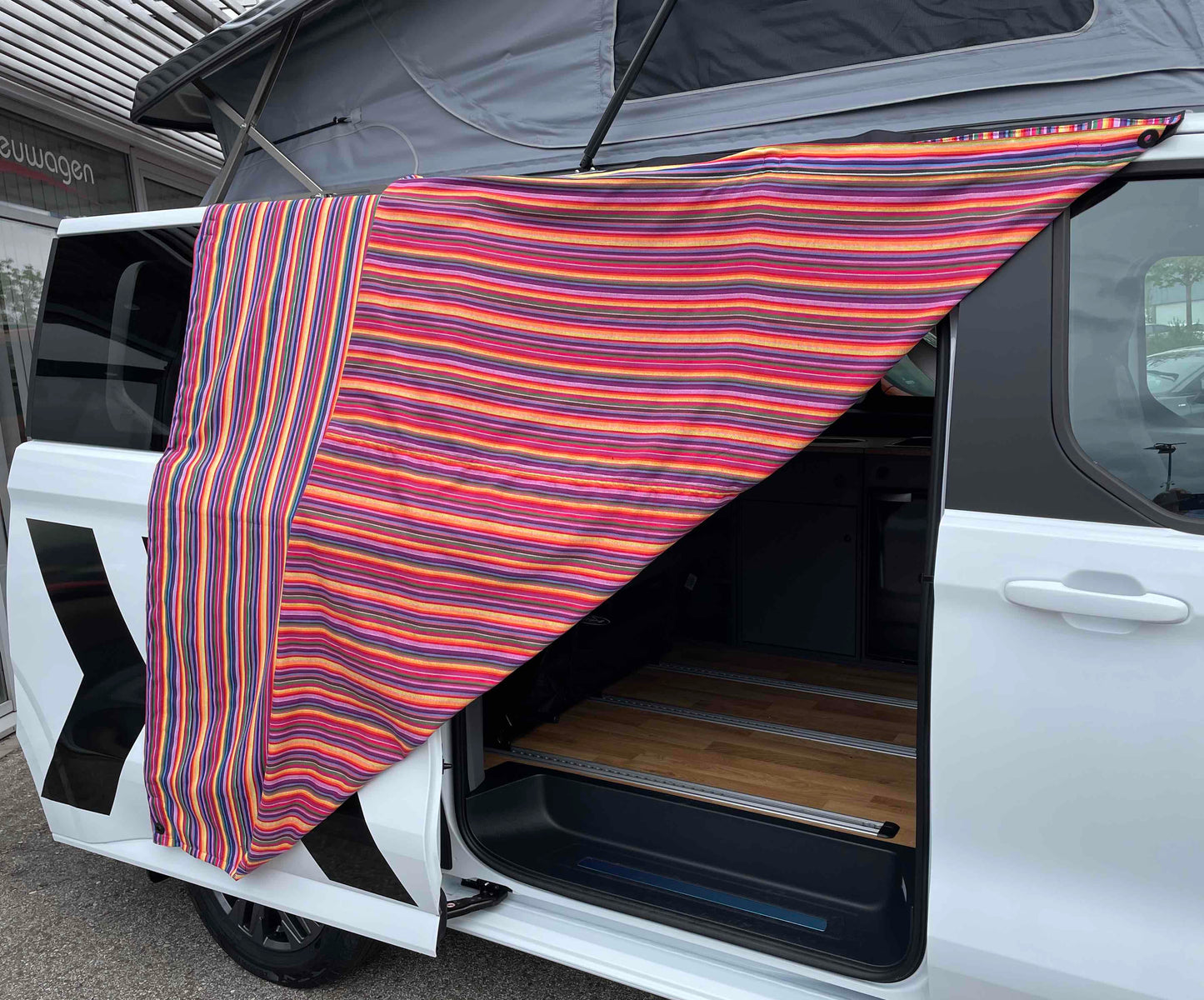 Sonnensegel für Camper, Campingtuch, Tarp, Markisenzubehör, minimalistisches Sonnentuch, Awing für Camper, Blickschutz für Camper, Moskitoschutz, multifunktionales Tuch, multifunktionales Tarp, multifunktionales Sonnensegel, Design-Sonnensegel, Magnettuch, magnetisches Sonnensegel, Sonnensegel für Microcamper, Sonnensegel für Mikrocamper, Sonnensegel für Hochdachkombis, Ergänzung zu Markisen