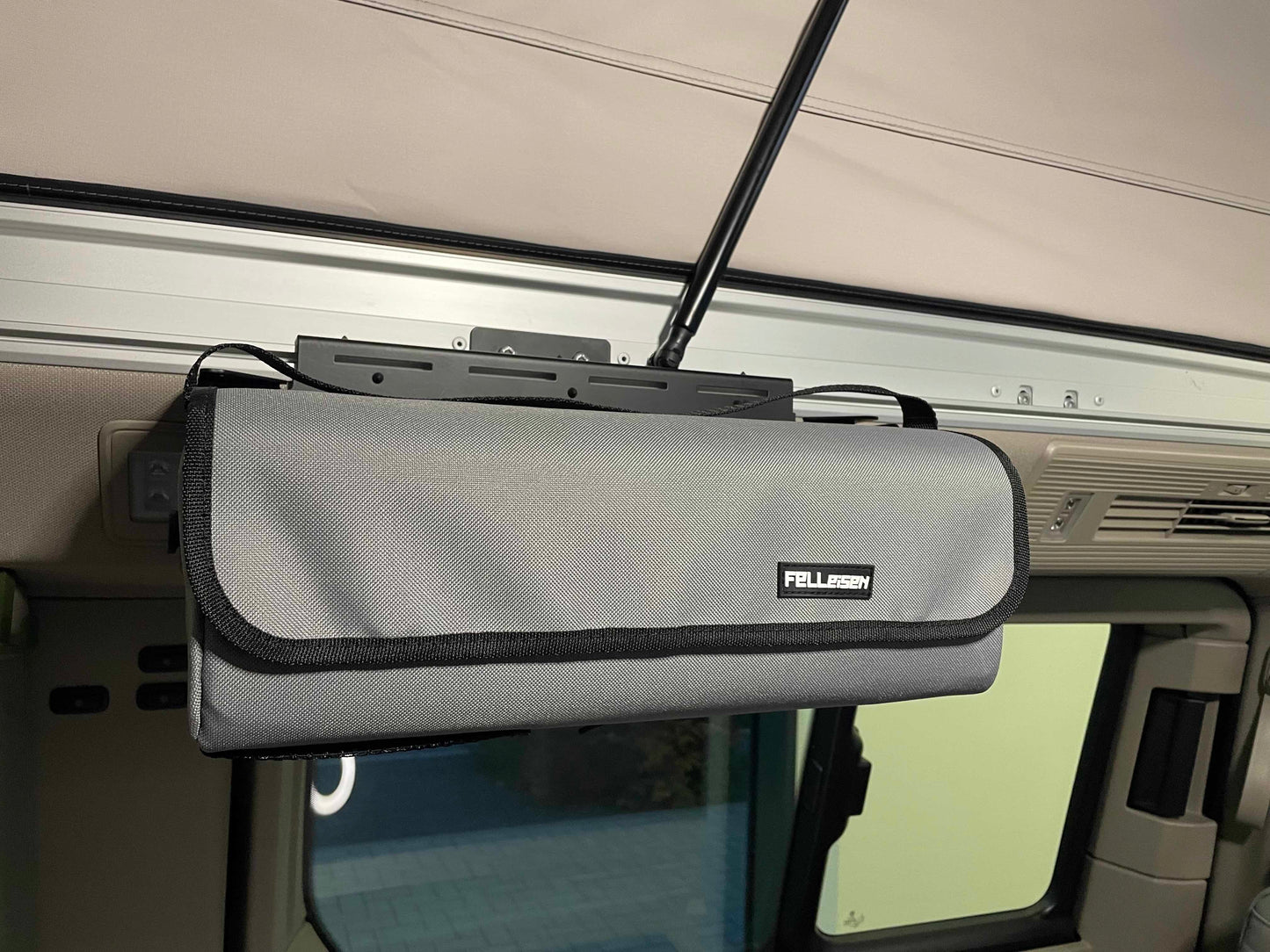 Das neue Regal für den VW California. Jetzt neues Zubehör für den T7  entdecken. Zubehör für den neuen California von VW, W California Regal, Regal fuer California,VW California Regal, Regal fuer California, Dachregal fuer California T7, Stauraum fuer T7