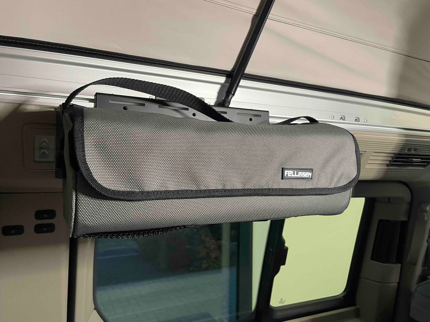 Das neue Regal für den VW California. Jetzt neues Zubehör für den T7  entdecken. Zubehör für den neuen California von VW, W California Regal, Regal fuer California, VW California Regal, Regal fuer California, Dachregal fuer California T7, Stauraum fuer T7