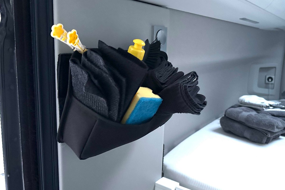 Stick It Klebelösung, Organizer Taschen, Aufbewahrung, Stauraum, Camper, Bulli, Stick It Klebelösung, Organizer Taschen, Aufbewahrung, Stauraum, Camper, Bulli, Organizer fuer Camper, Abnehmbare Taschen fuer Camper, Magnettaschen, Organizer, Sitzorganizer, Sitztaschen, Entdecke den Camperorganizer, Camping pockets, Taschen mit magnetischer Befestigung, modularer Organizer, Organizer fuer Ducato, Boxer, Jumper. Campingorganizer, Wohnmobilorganizer, Rückenlehnentaschen Rückenlehenorganizer, Ordnungssystem fuer