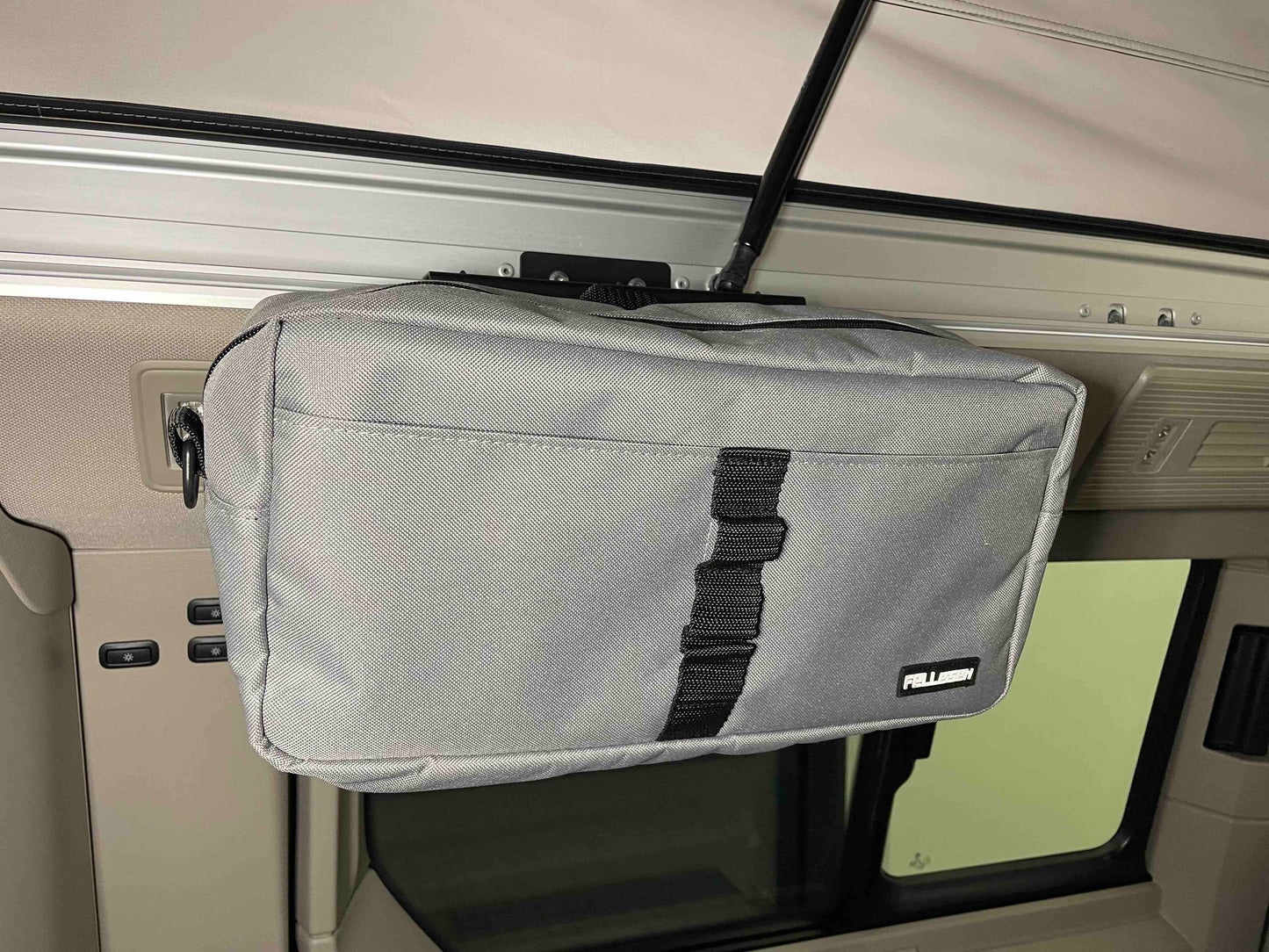 Zubehör für VW T7, Taschen fuer T7, Neues Zubehoer für T7, Taschenhalter in schwarz fuer VW T7, Zubehör für Neuen California,  Zubehör für T7, Zubehoer fuer VW T7 California