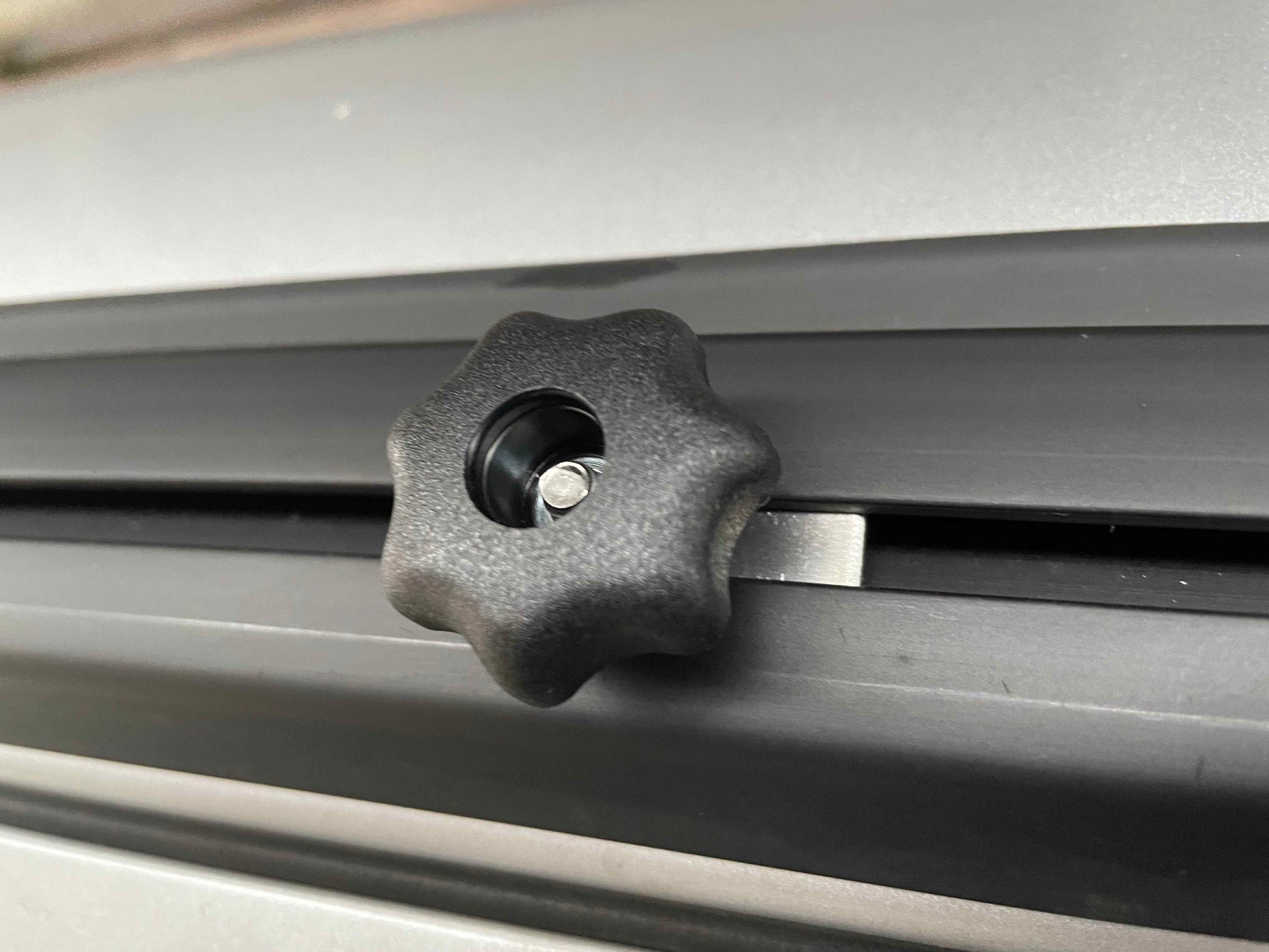 Sturmsicherung für Tarps am California, California Sturmsicherung, Sturmsicherung fuer Sonnensegel, magnetische Sturmsicherung für Tarps, Windsicherung fuer Tarps, Sonnsegel richtig befestigen