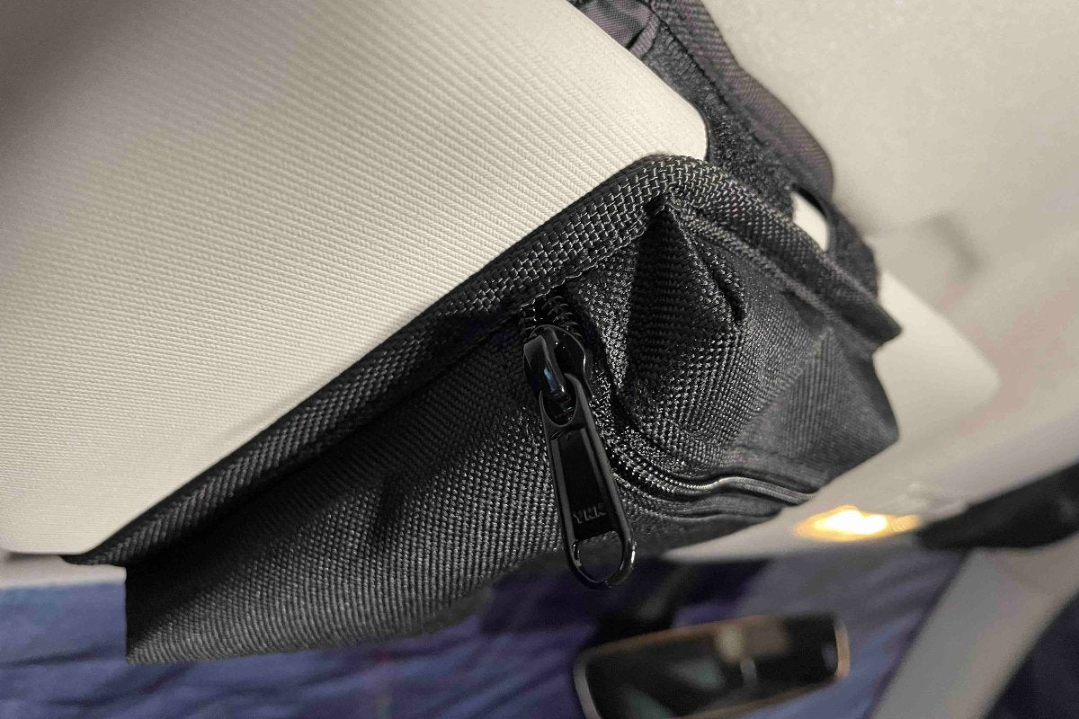 Sonnenblende Organizer, Aufbewahrung im Van, Stauraum, Papiere, Camperstauraum, Stauraum fuer Camper, Camperhacks, Stauraum an der Sonnenblende, Sonnenblendetaschen, Tasche fuer Sonnenblenden, Packtaschen, Stauraumlösungen, praktischer Stauraum fuer Camper.