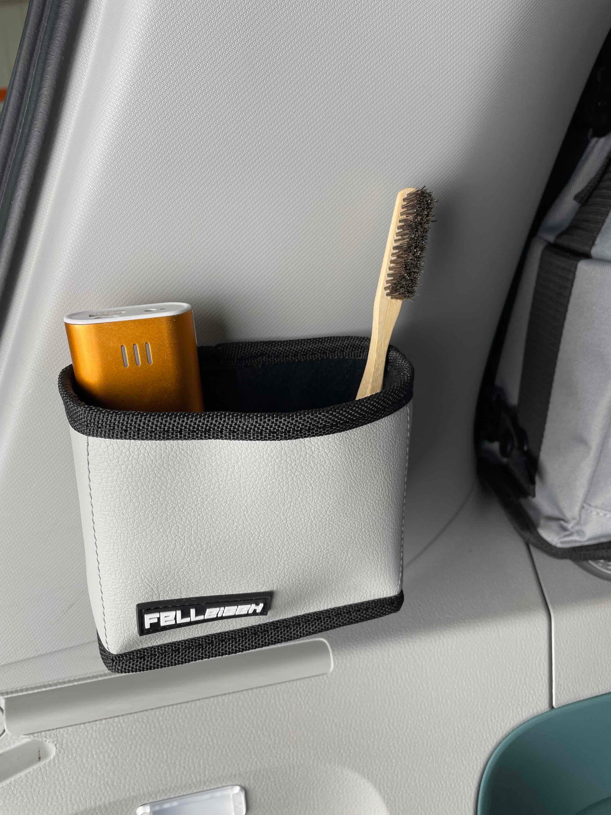 Täschchen für Vans, Tasche für Ganghebelverkleidung, Tasche für Camper, Taschen für das Armaturenbrett, Zubehoer fuer T7, Zubehoer fuer T6, Zubehoer Ford, Zubehoer fuer Ford Nugget, Zubehoer fuer PSA, Stauraum im Van, Stauraum im Bus, Packtaschen, Zubehoer fuer Camper, Cockpittaschen