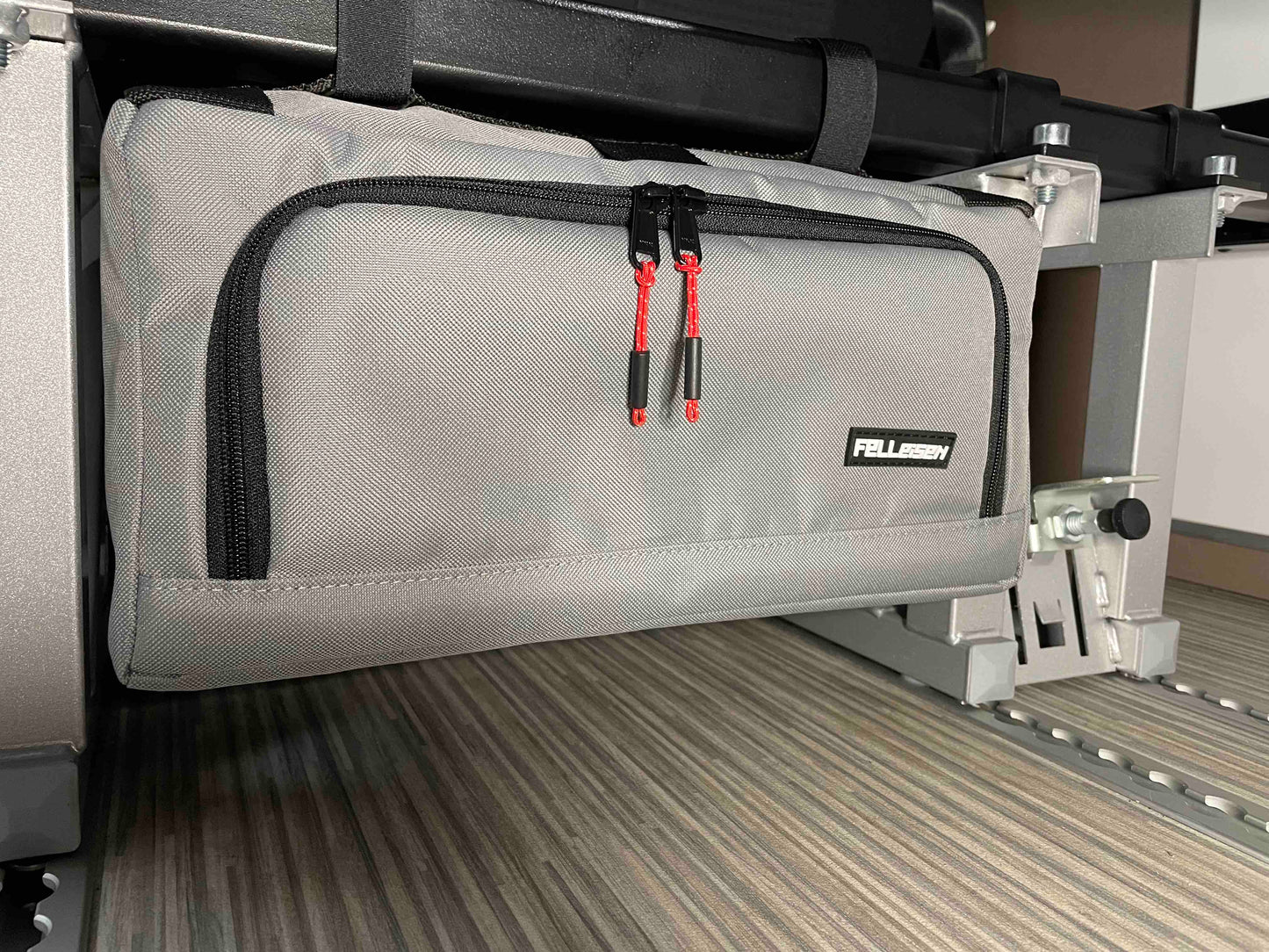 Stauraum im Camper, Taschen fuer Sitzbank im Camper, Taschen fuer Camper, Stauraum optimal nutzen, Wohnmobiltaschen, Sitzbanktaschen, Utensilo fuer Camper, Taschen fuer Bürstner Copa, Stauraum im Ford Nugget, Taschen fuer Ford