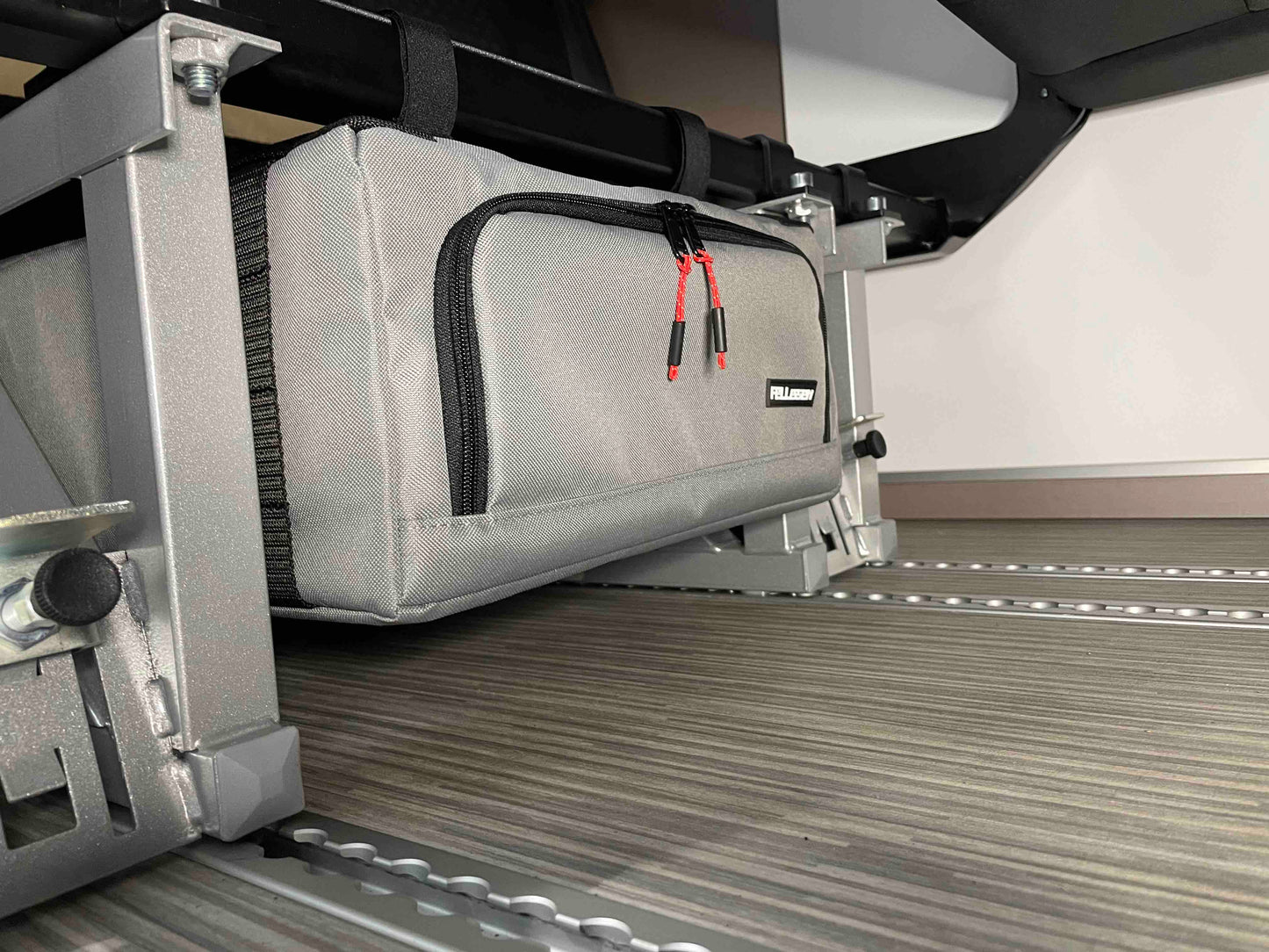 Stauraum im Camper, Taschen fuer Sitzbank im Camper, Taschen fuer Camper, Stauraum optimal nutzen, Wohnmobiltaschen, Sitzbanktaschen, Utensilo fuer Camper, Taschen fuer Bürstner Copa, Stauraum im Ford Nugget, Taschen fuer Ford