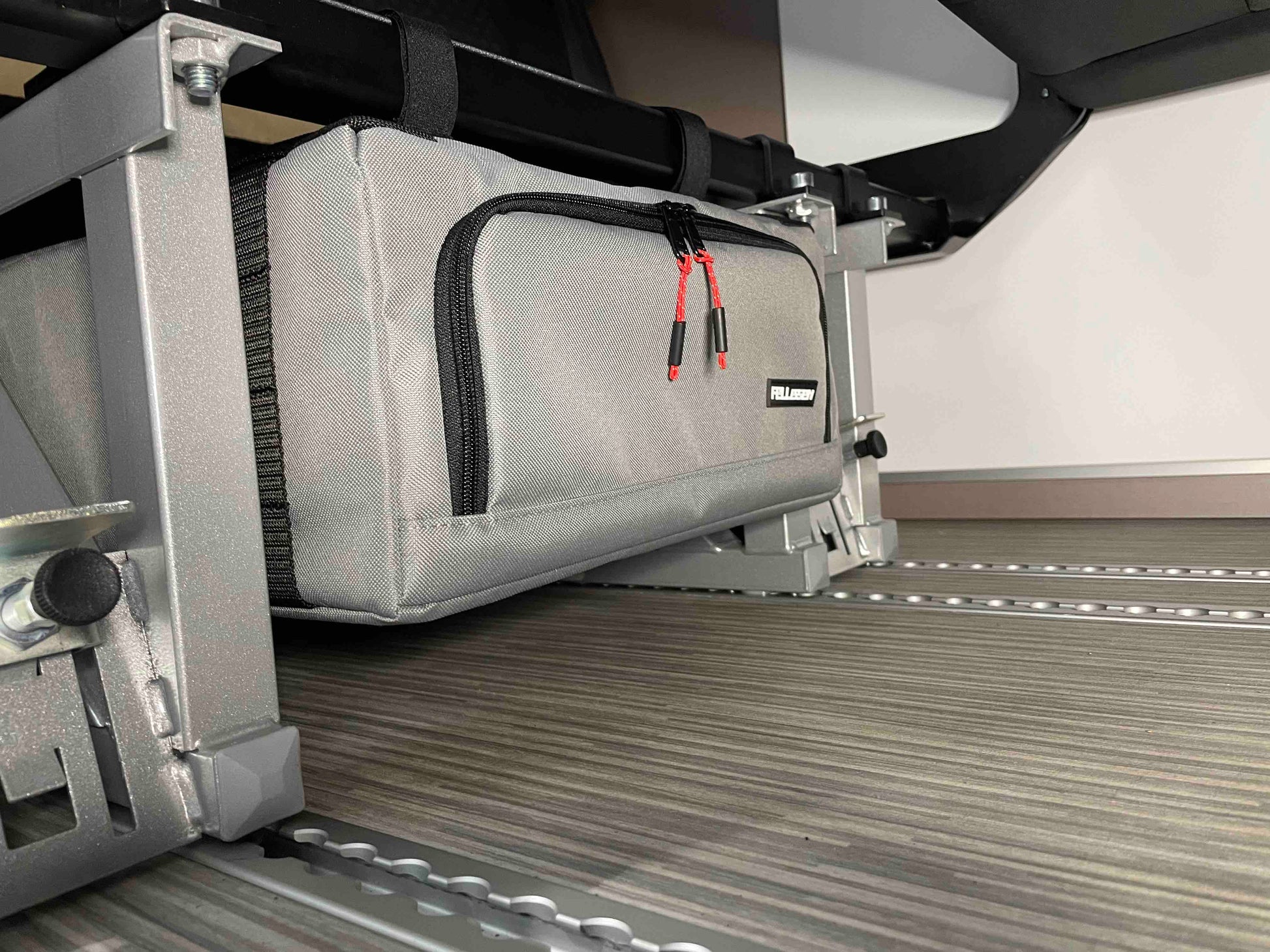 Stauraum im Camper, Taschen fuer Sitzbank im Camper, Taschen fuer Camper, Stauraum optimal nutzen, Wohnmobiltaschen, Sitzbanktaschen, Utensilo fuer Camper, Taschen fuer Bürstner Copa, Stauraum im Ford Nugget, Taschen fuer Ford