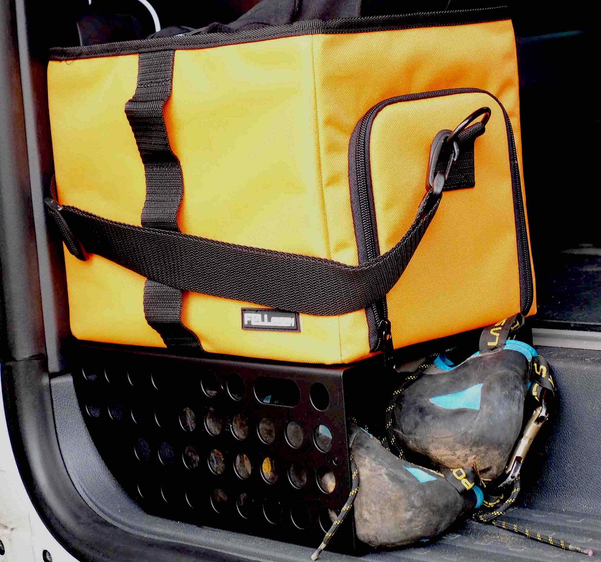 VW T5 T6 T6.1 Multivan California, Trittstufe Regal, Aufbewahrung, Stauraum fuer California, Stauraumerweiterung fuer California, Trittstufenregal fuer Volkswagen, California Zubehoer, Zubehoer fuer California, Regal fuer California, Stauraum fuer California, Packtaschen fuer California, Taschensystem fuer California, Taschen fuer VW, Organizer fuer Camper