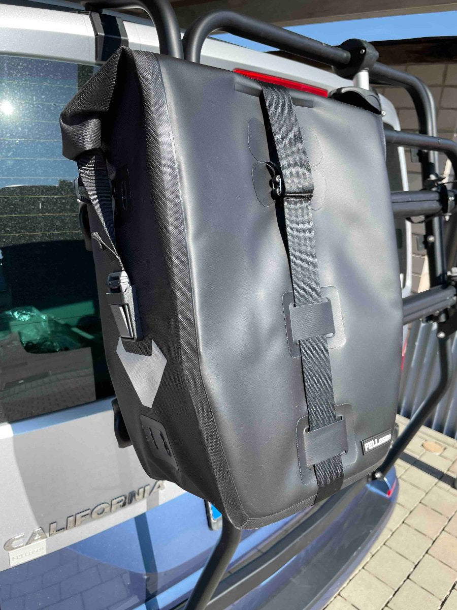 Wasserfeste Tasche, Outdoor, Bulli, Camper, Vanlife, Tasche fuer Radträger, Außentasche am Radträger, Ersatzradtasche fuer Offroad, Stauraum fuer Camper, Stauraumtasche fuer Camper, Taschen zu Befestigung am Radträger.