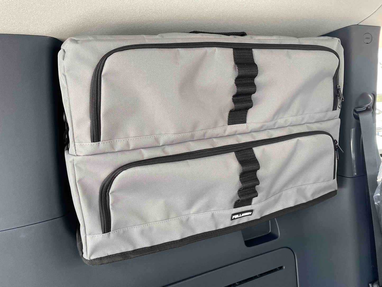 Fenstertaschen für KIA PV 5, PV5 Fenstertaschen, Packtaschen für Kia PV5, Stauraum und Campingzubehör für Kia PV 5, Camper KIA PV5, Campingzubehör Kia PV5, PV5 als Camper, Kia PV5 als Camper, Campingumbau KIA PV5.